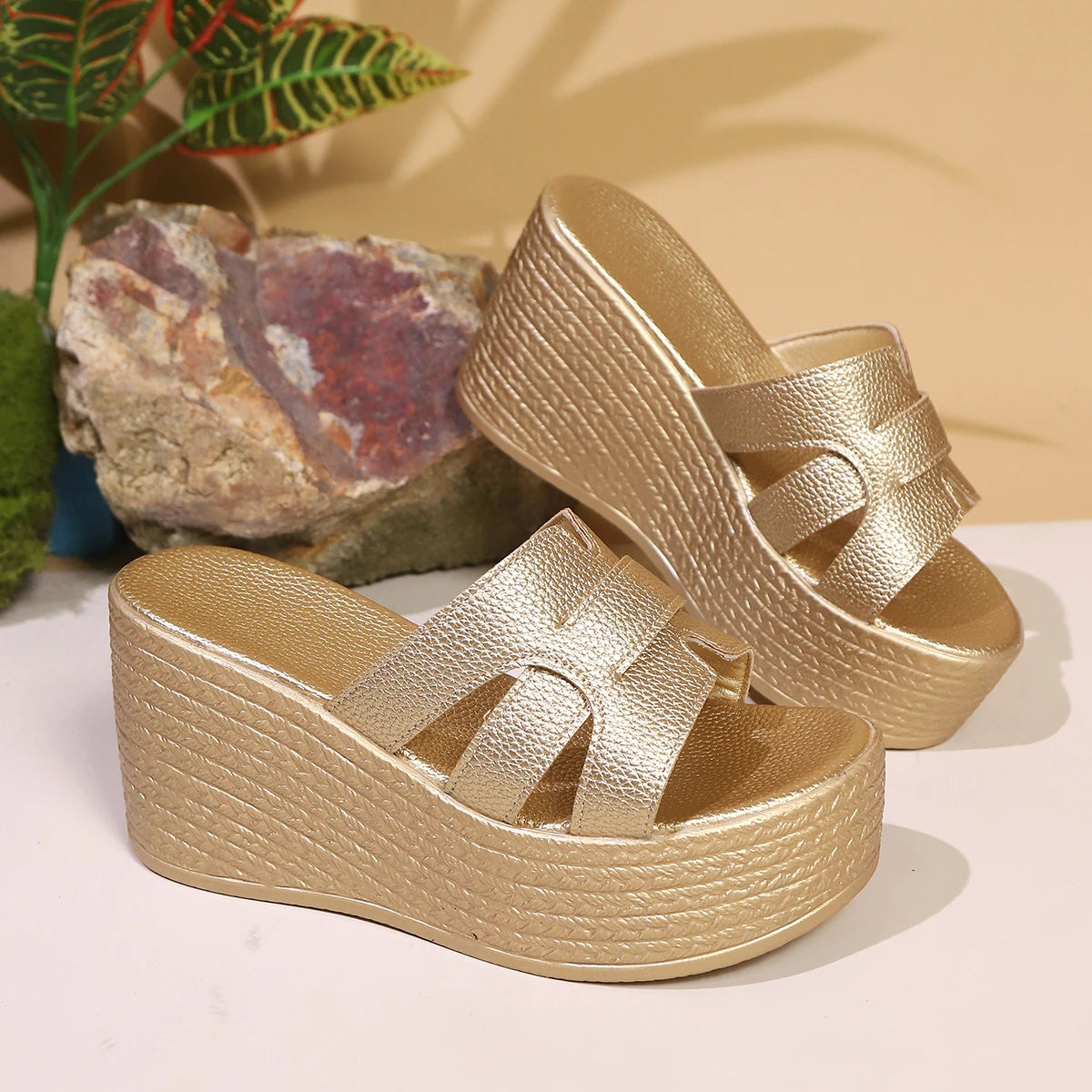 Wedge Slippers 2025 New Fashion Platform Sandals Plus Size High Heels Slippers Thick Bottom Open Toe Ladies Shoes Slides Women